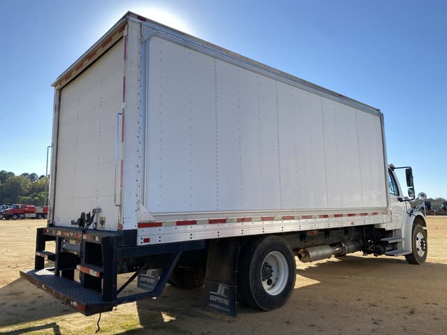 Image of Freightliner M2 equipment image 2