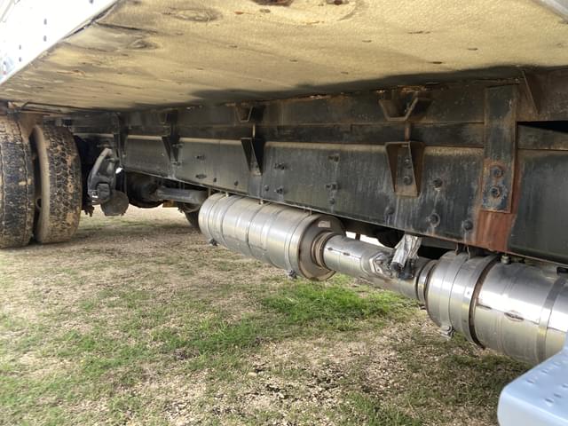 Image of Freightliner M2 equipment image 4