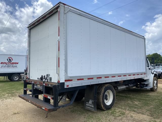 Image of Freightliner M2 equipment image 2