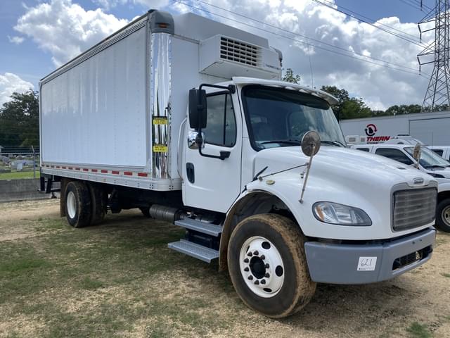 Image of Freightliner M2 equipment image 3