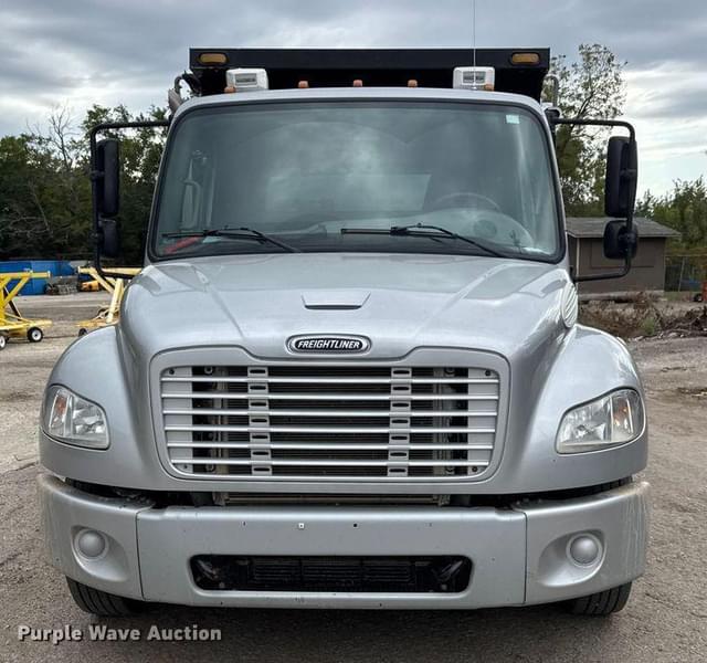 Image of Freightliner M2 equipment image 1