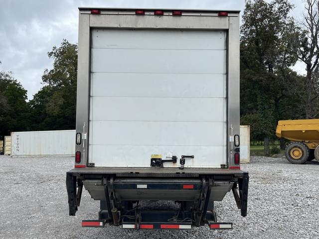 Image of Freightliner M2 equipment image 3