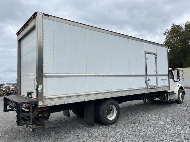 Image of Freightliner M2 equipment image 4
