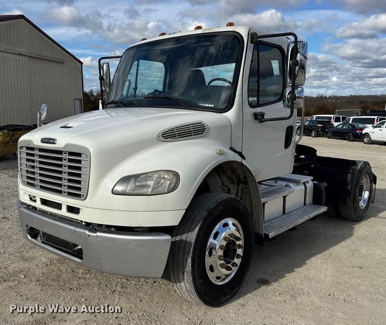 Image of Freightliner M2 Primary image