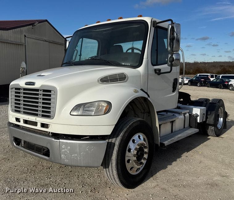 2015 Freightliner M2 Equipment Image0