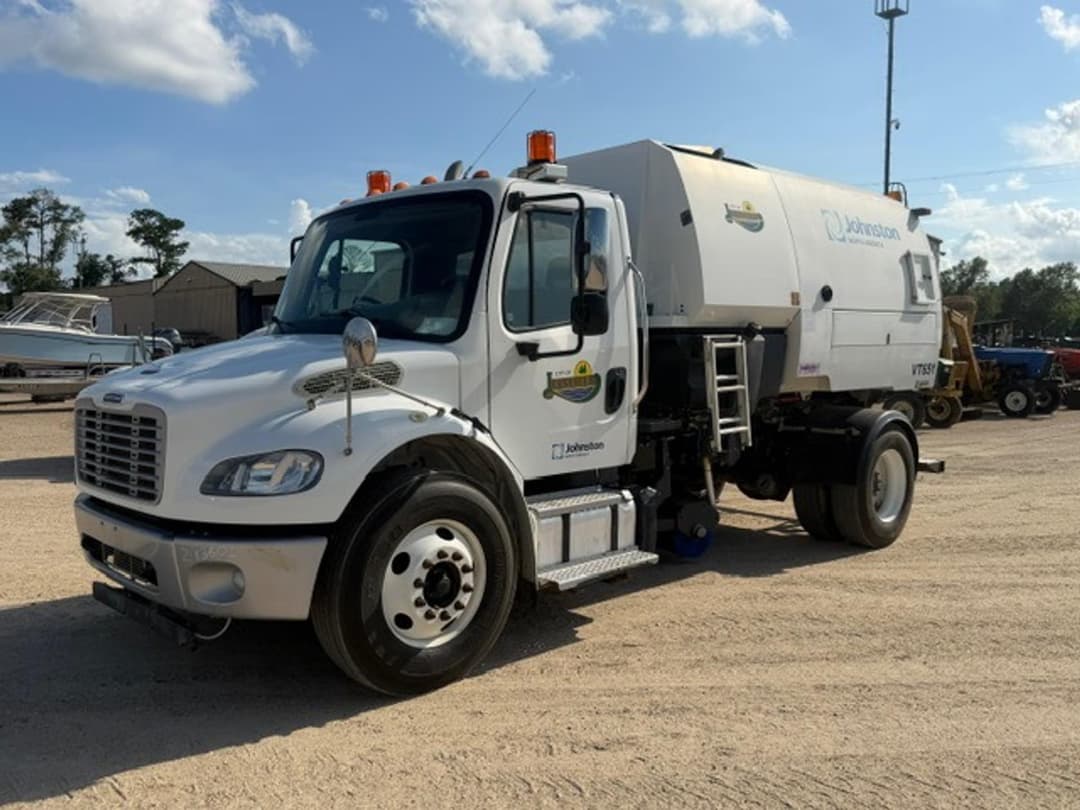 Image of Freightliner M2 Primary image