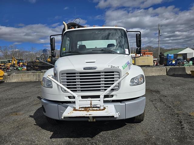 Image of Freightliner M2 equipment image 1