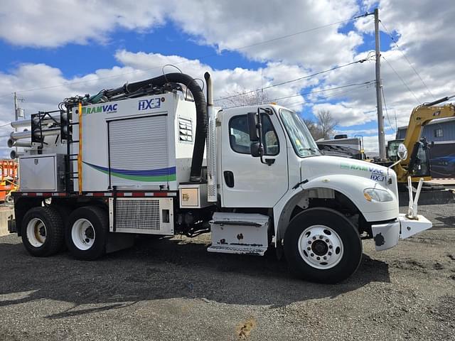Image of Freightliner M2 equipment image 3