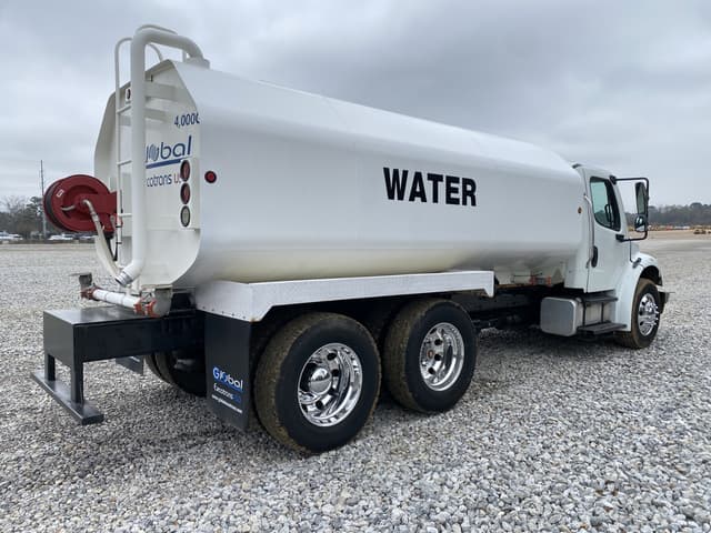 Image of Freightliner M2 equipment image 2