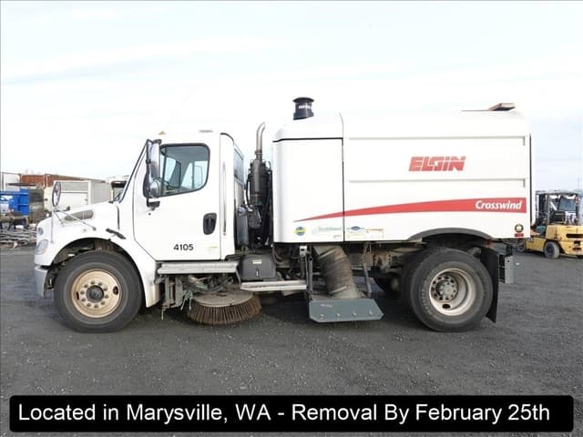Image of Freightliner M2106 equipment image 3