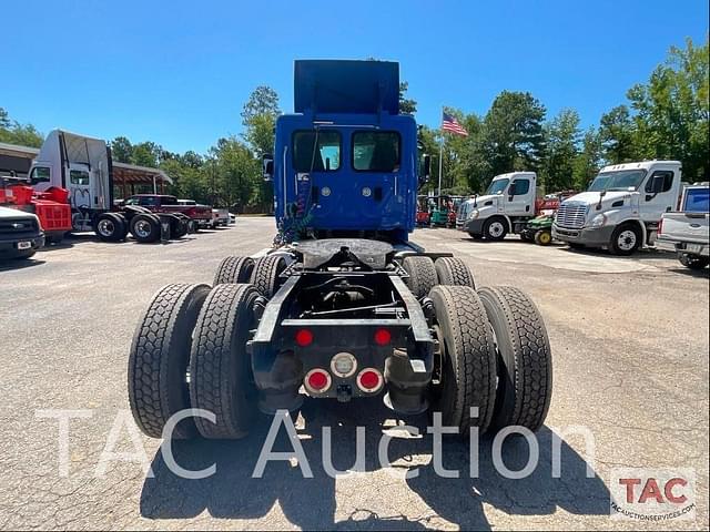 Image of Freightliner Cascadia equipment image 3