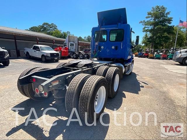 Image of Freightliner Cascadia equipment image 4