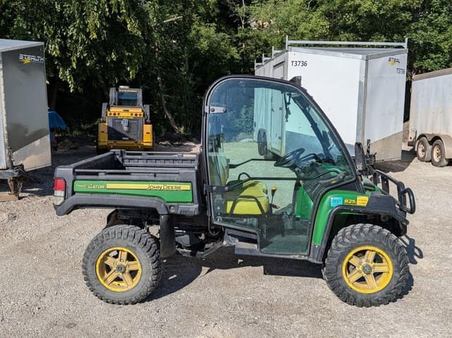 Image of John Deere XUV 825i equipment image 2