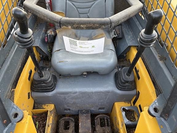 Image of Gehl R135 equipment image 4