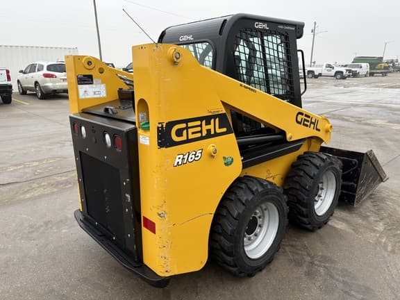 Image of Gehl R165 equipment image 4