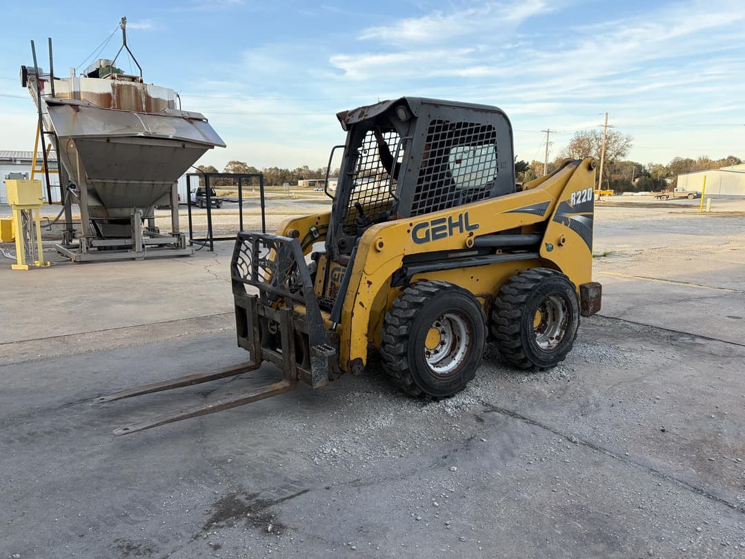 Image of Gehl R220 Primary image