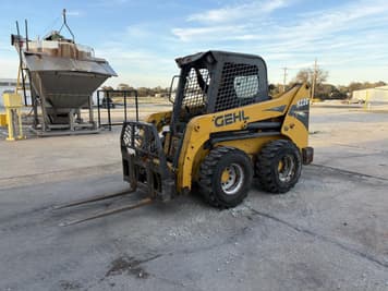 Main image Gehl R220