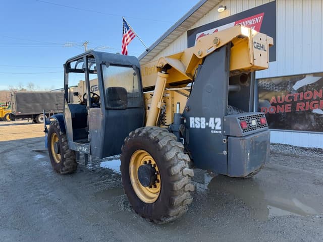 Image of Gehl RS8-42 equipment image 2