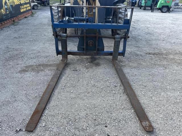 Image of Gehl RS8-42 equipment image 4