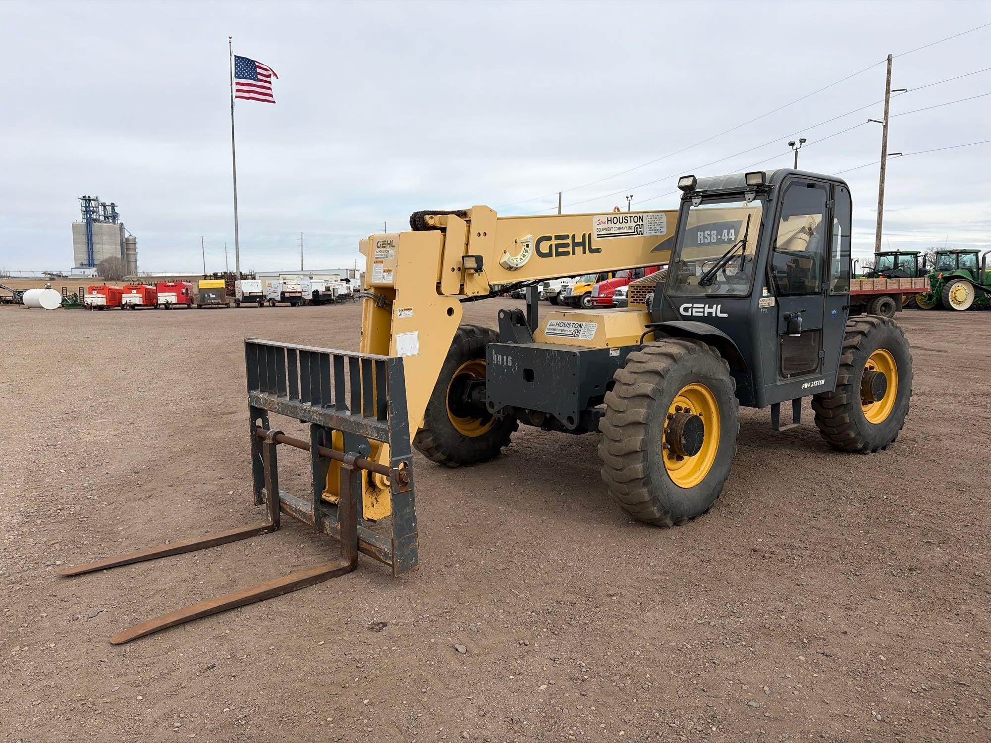 2015 Gehl RS8-44 Equipment Image0