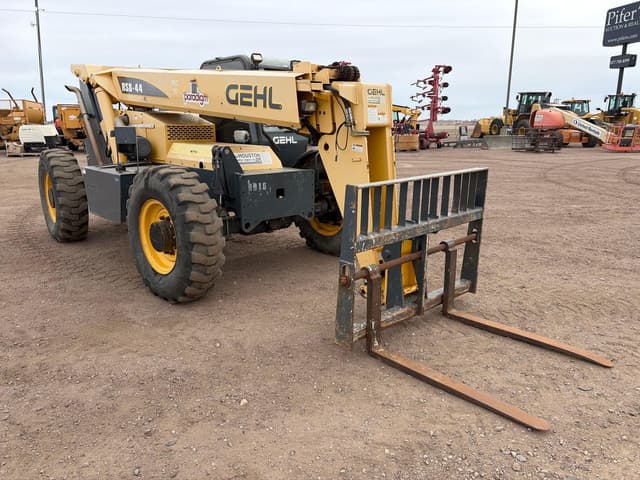 Image of Gehl RS8-44 equipment image 2