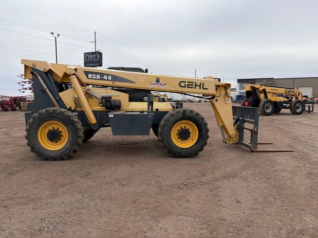 Image of Gehl RS8-44 equipment image 3