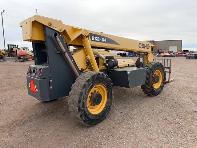 Image of Gehl RS8-44 equipment image 4