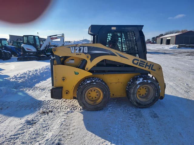 Image of Gehl V270 equipment image 1