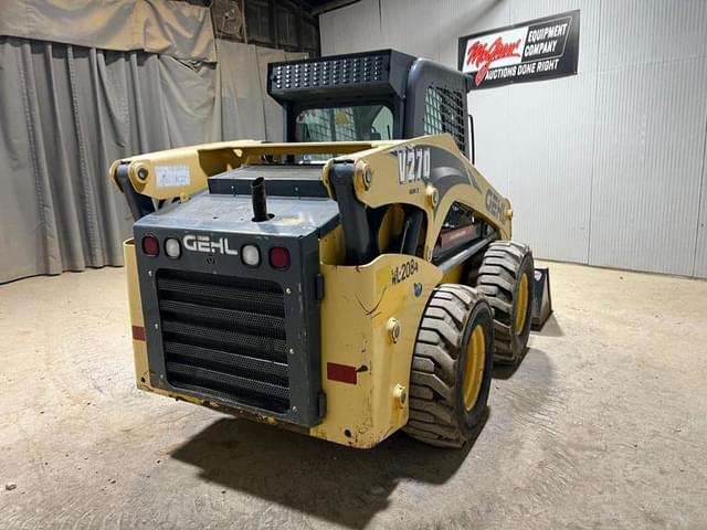 Image of Gehl V270 equipment image 4