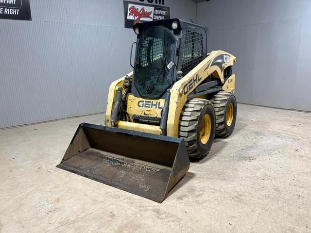 Image of Gehl V270 equipment image 1