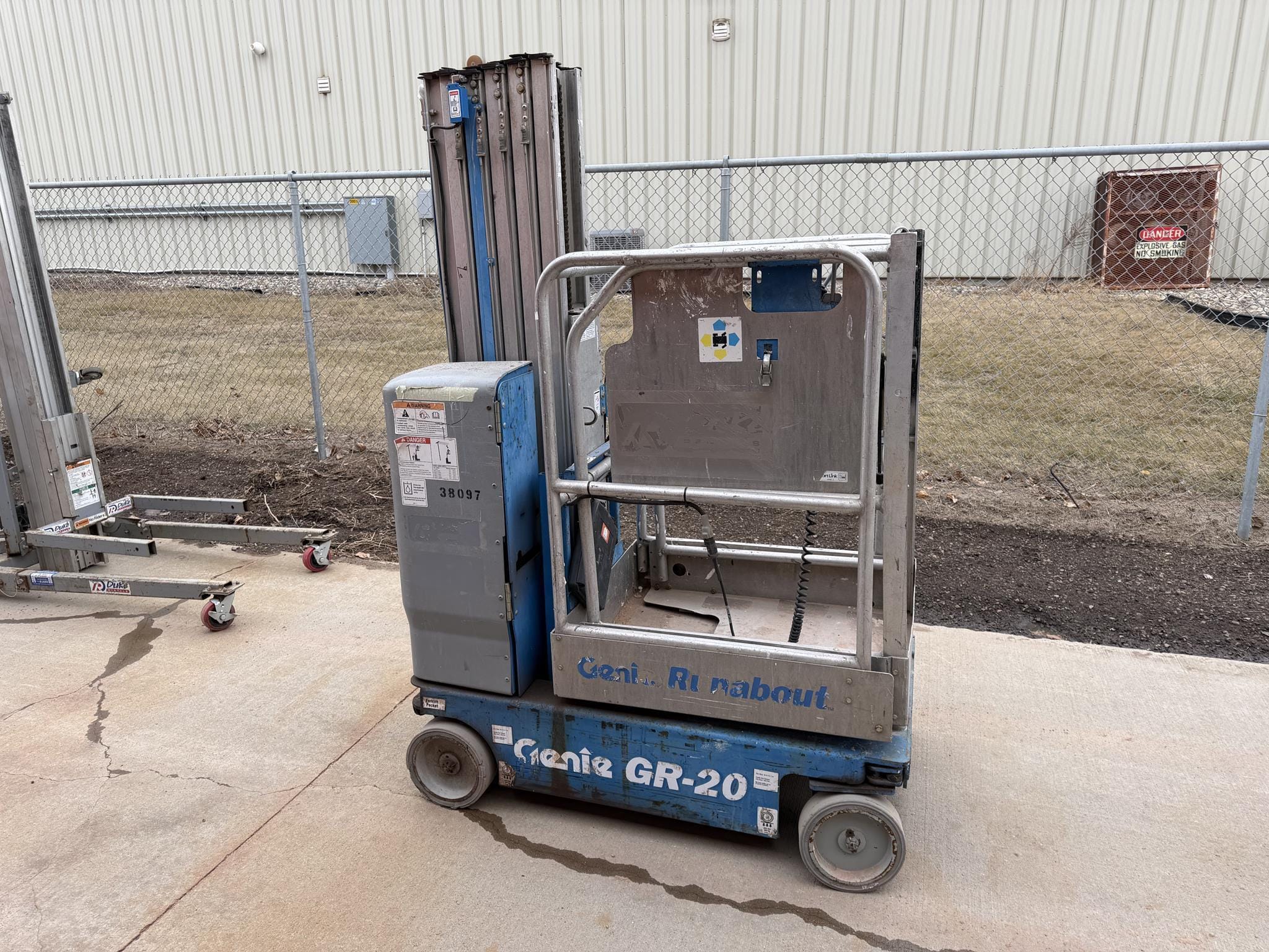 2015 Genie GR-20 Equipment Image0