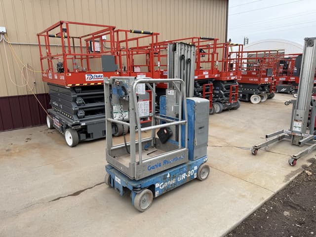 Image of Genie GR-20 equipment image 2