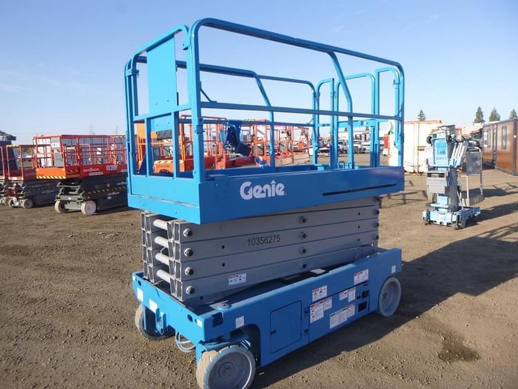 2015 Genie GS3246 Equipment Image0