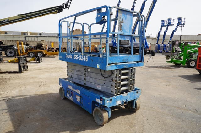 Image of Genie GS3246 equipment image 4