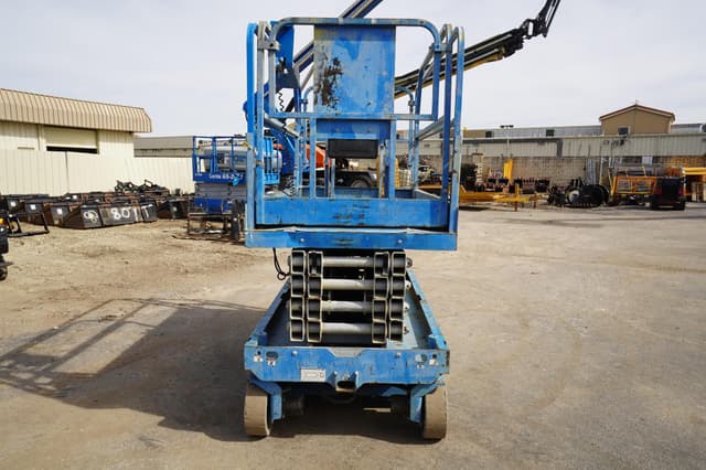 Image of Genie GS3246 equipment image 3