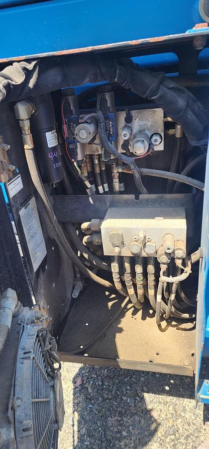 Image of Genie GS-4390 equipment image 4