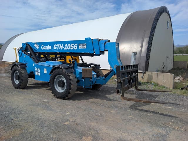 Image of Genie GTH-1056 equipment image 1