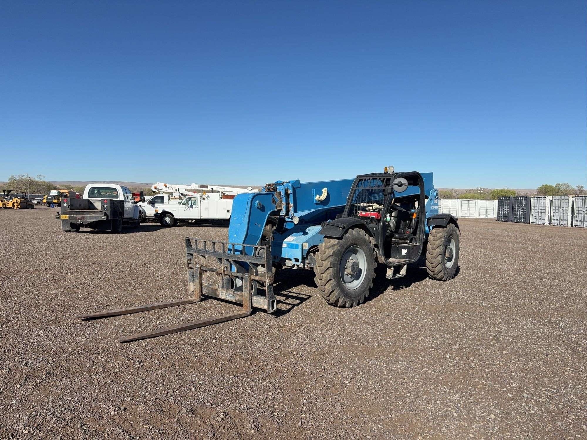 2015 Genie GTH844 Equipment Image0