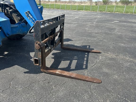 Image of Genie GTH1056 equipment image 4