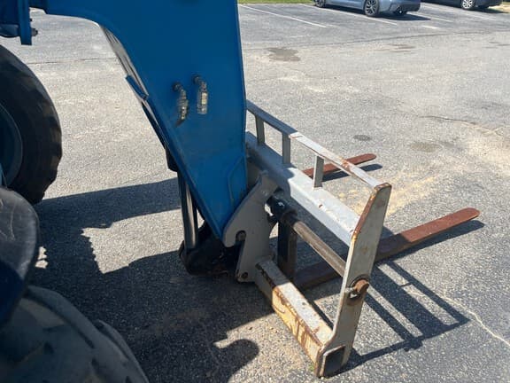 Image of Genie GTH844 equipment image 4