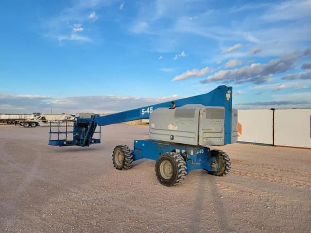 Image of Genie S-45 equipment image 2