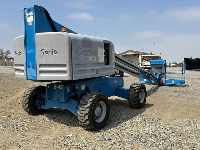 Image of Genie S-45 equipment image 2