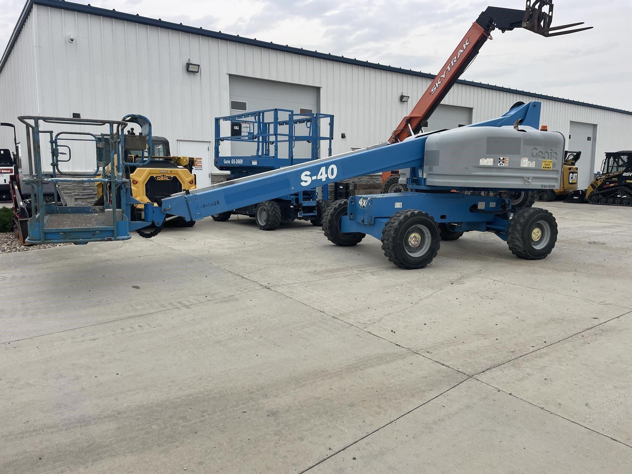 2015 Genie S-40 Equipment Image0
