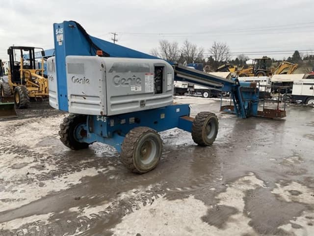 Image of Genie S-45 equipment image 3