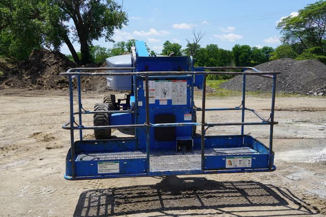 Image of Genie S60X equipment image 4