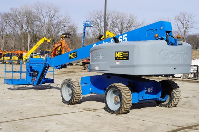 Image of Genie S65 equipment image 4
