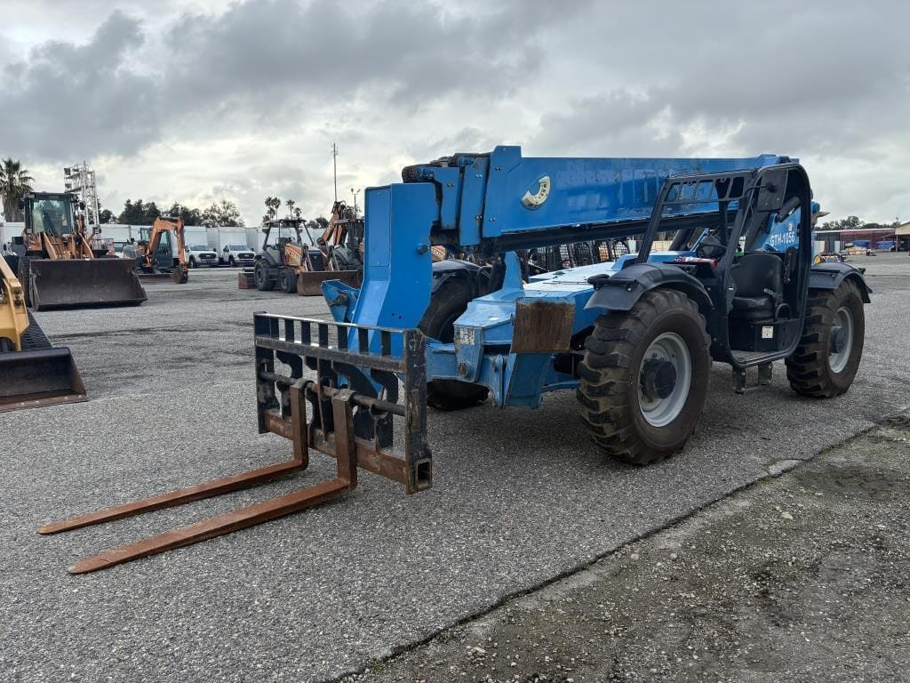 2015 Genie GTH1056 Equipment Image0