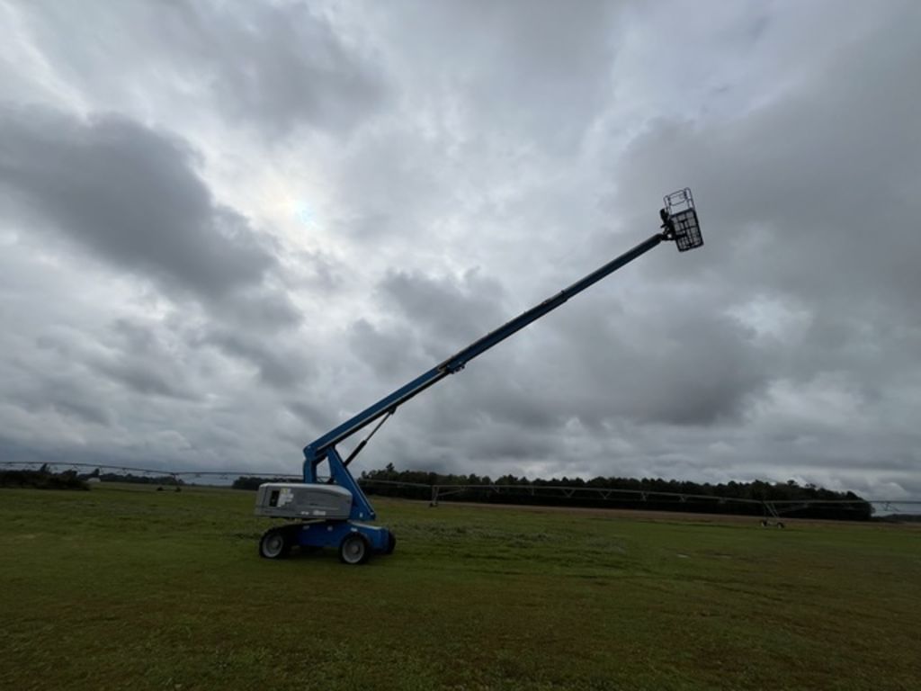 2015 Genie S-60X Equipment Image0