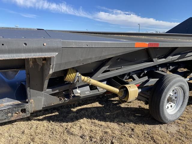 Image of Gleaner 3000 equipment image 2
