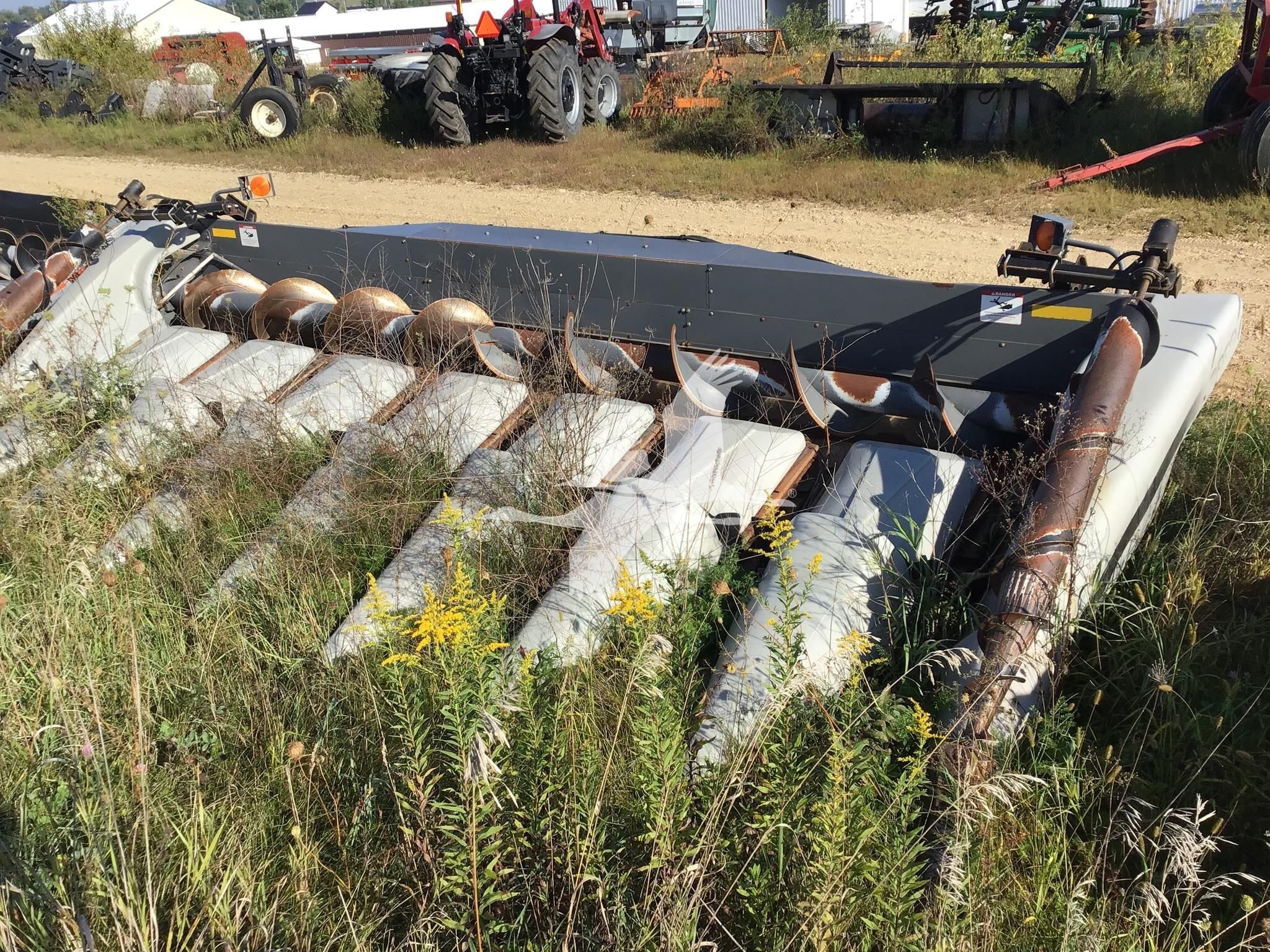 2015 Gleaner 3000 Equipment Image0